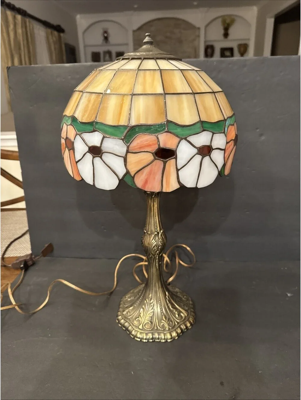 Vintage 20” Tiffany-Style Table Lamp with Floral Stained Glass Lampshade Gold